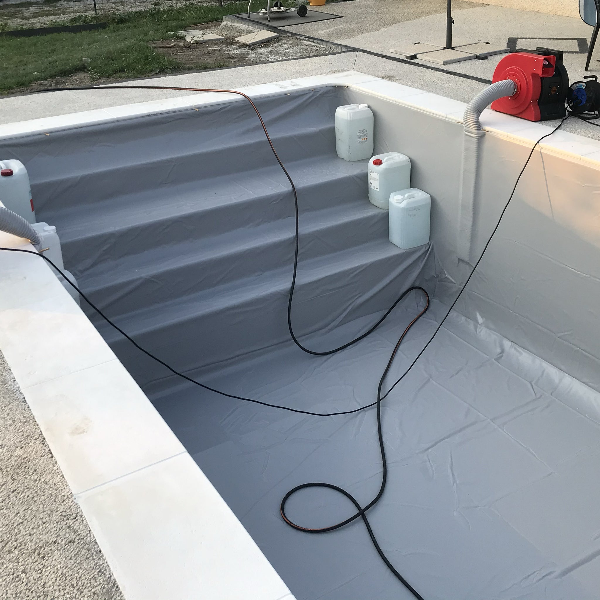 chantier Liner Dreamliner 2015 verni piscine sur mesure