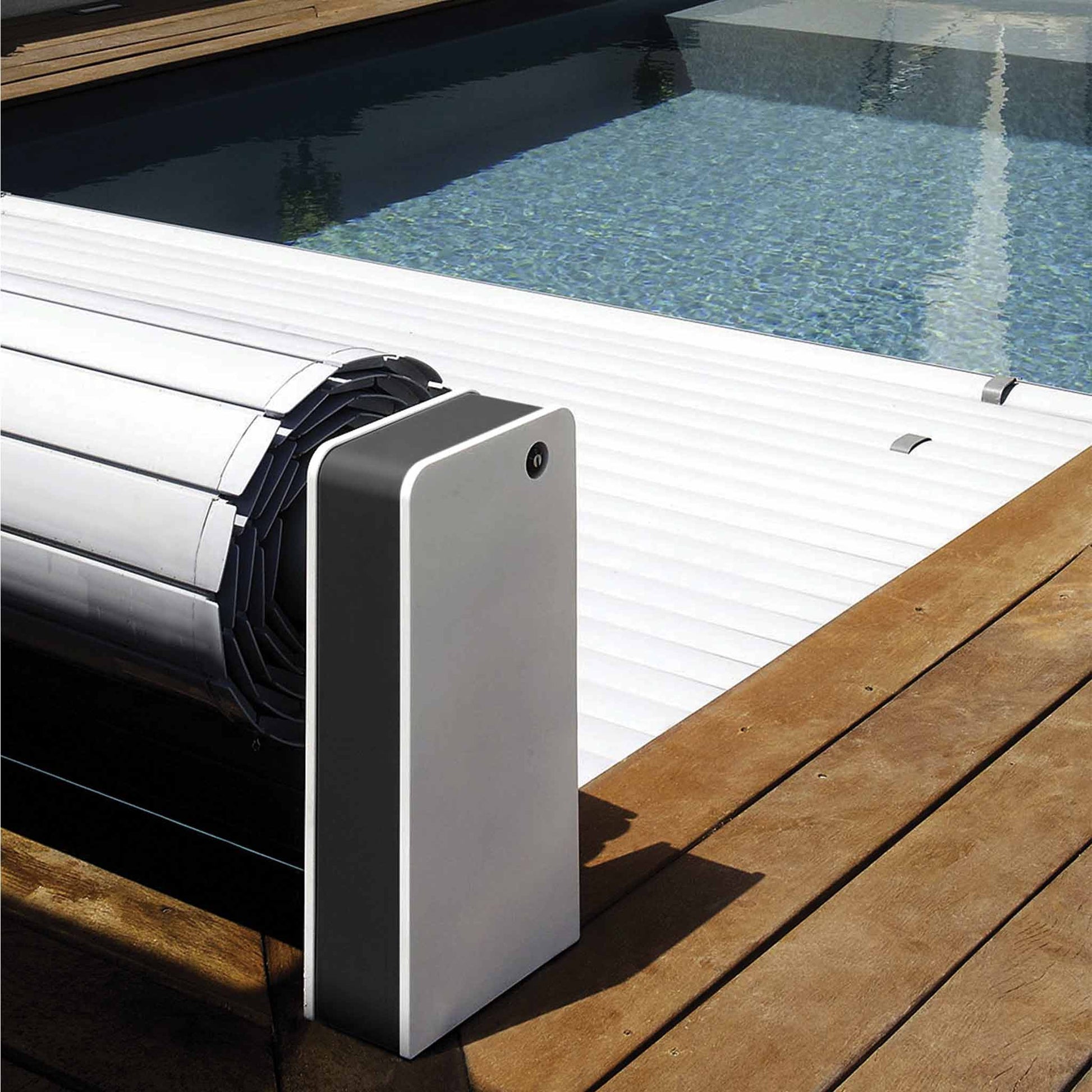 Volet piscine hors sol Sveltea électrique | Sécurité & confort blanc 