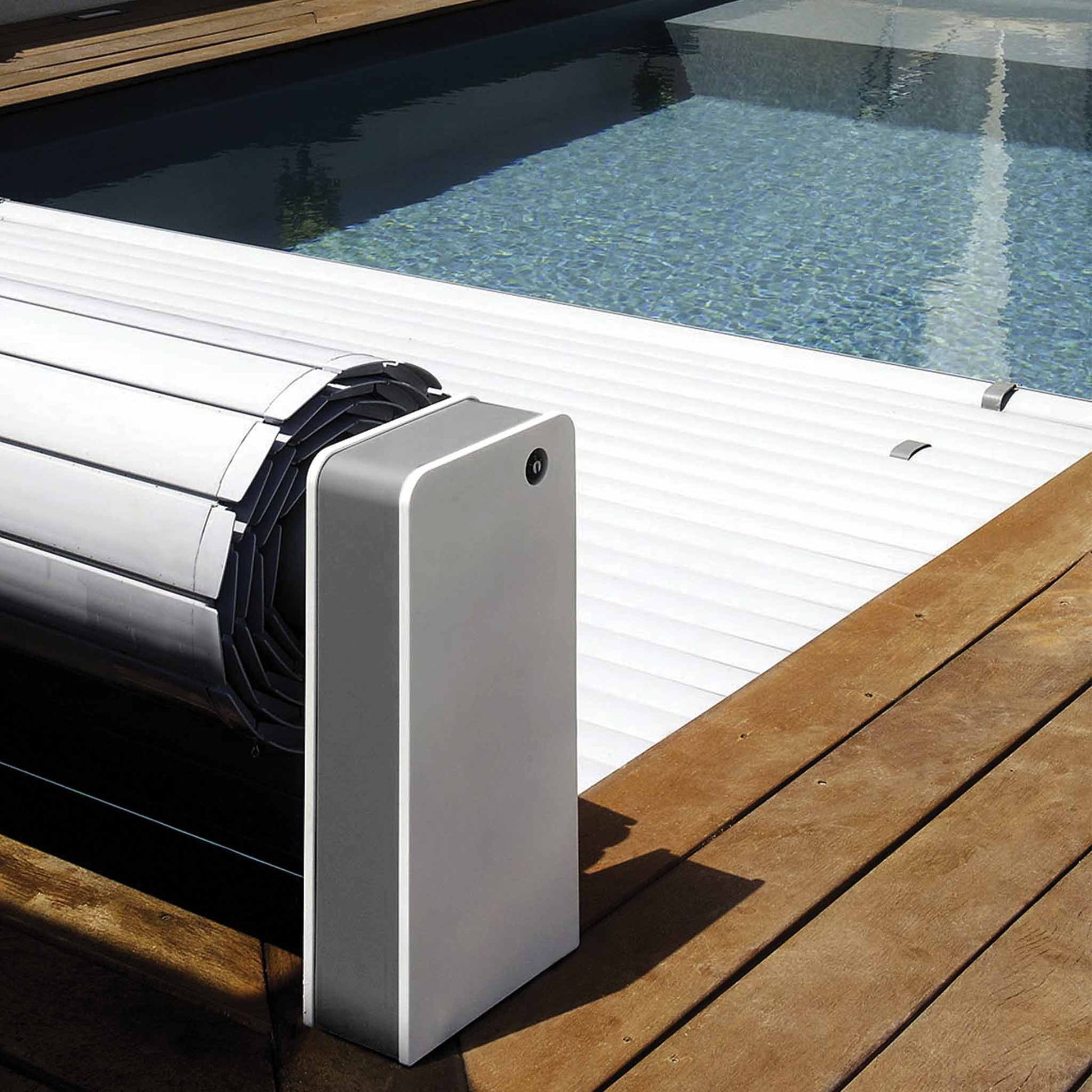 Volet piscine hors sol Sveltea électrique | Sécurité & confort gris
