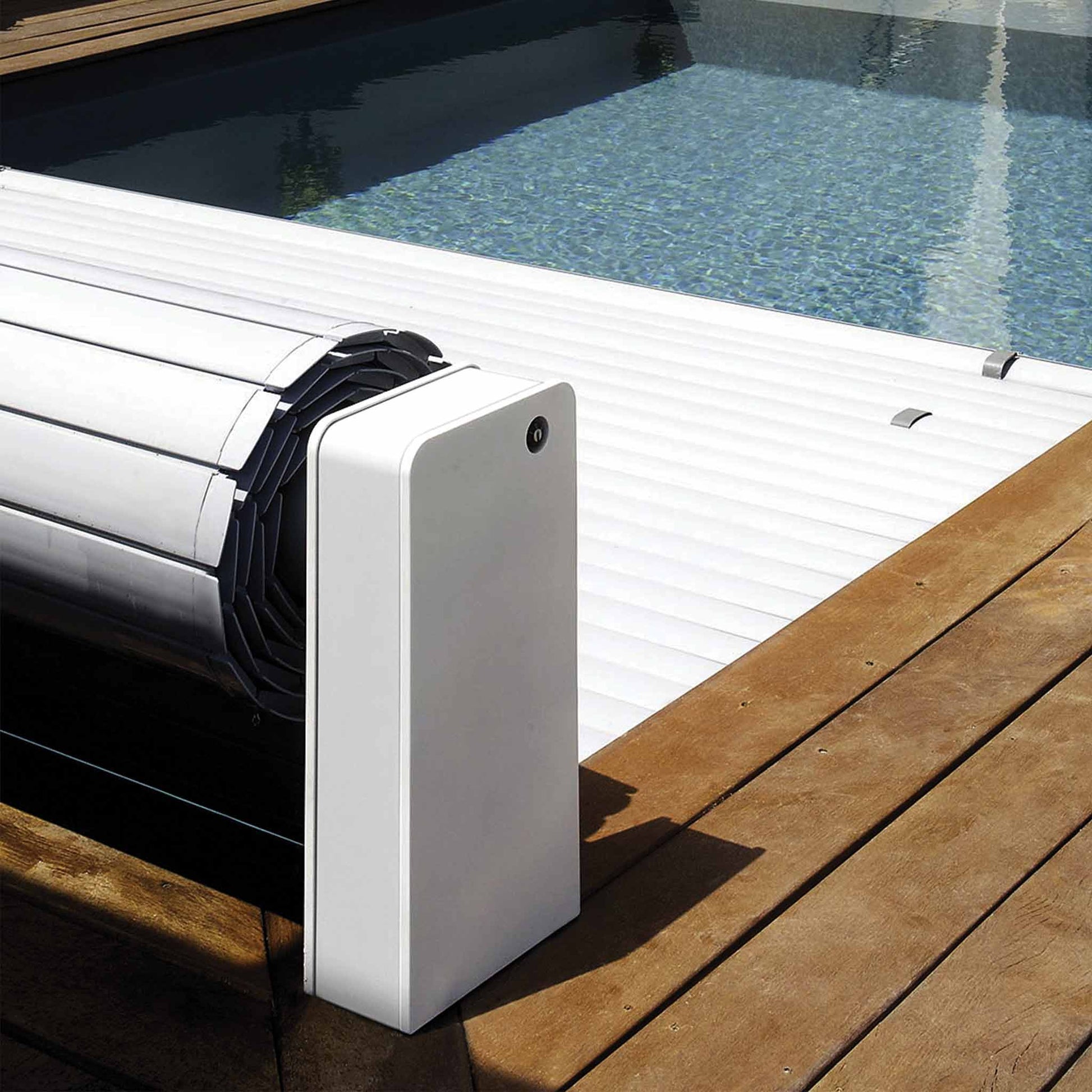 Volet piscine hors sol Sveltea électrique | Sécurité & confort blanc